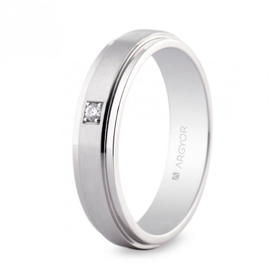 5mm platinum diamond wedding ring (0595007)