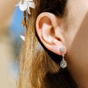 Boucles d'oreilles de mariée avec topaze et diamants (75B0208TT)